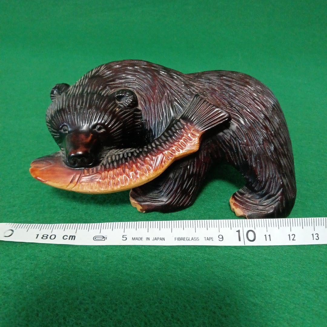 Amazon.co.jp: 小さな木彫り 熊 鮭 置物 北海道 民芸品 : ホーム＆キッチン